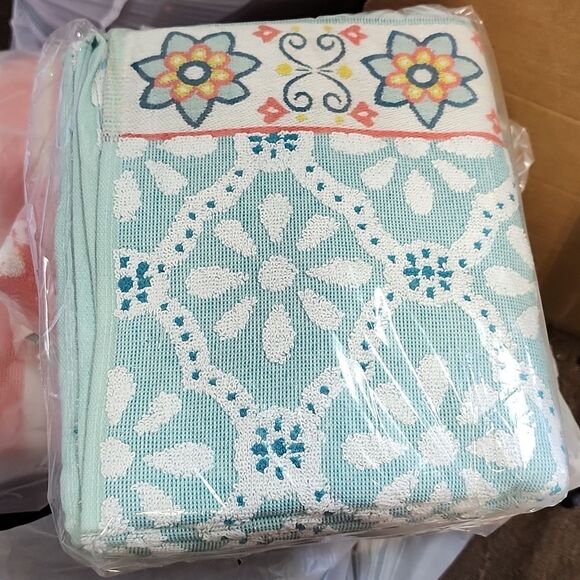 Set Of 2 The Pioneer Woman Mazie Coral Cotton Hand Towel - Picture 1 of 3